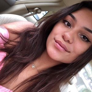 Meet your Posher, Rromy